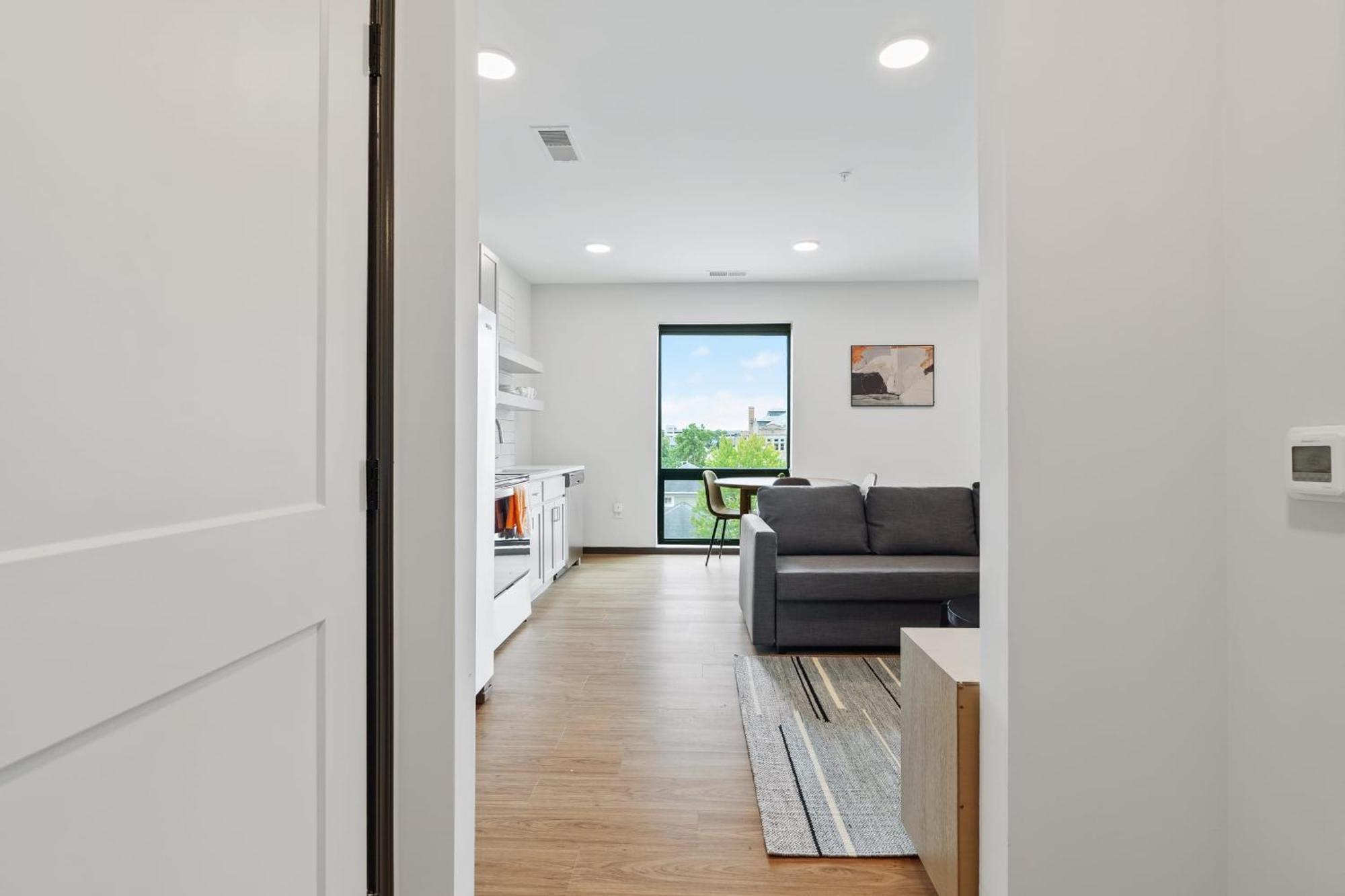 Cozysuites On Mass With Garage Parking #7 Indianapolis Bagian luar foto