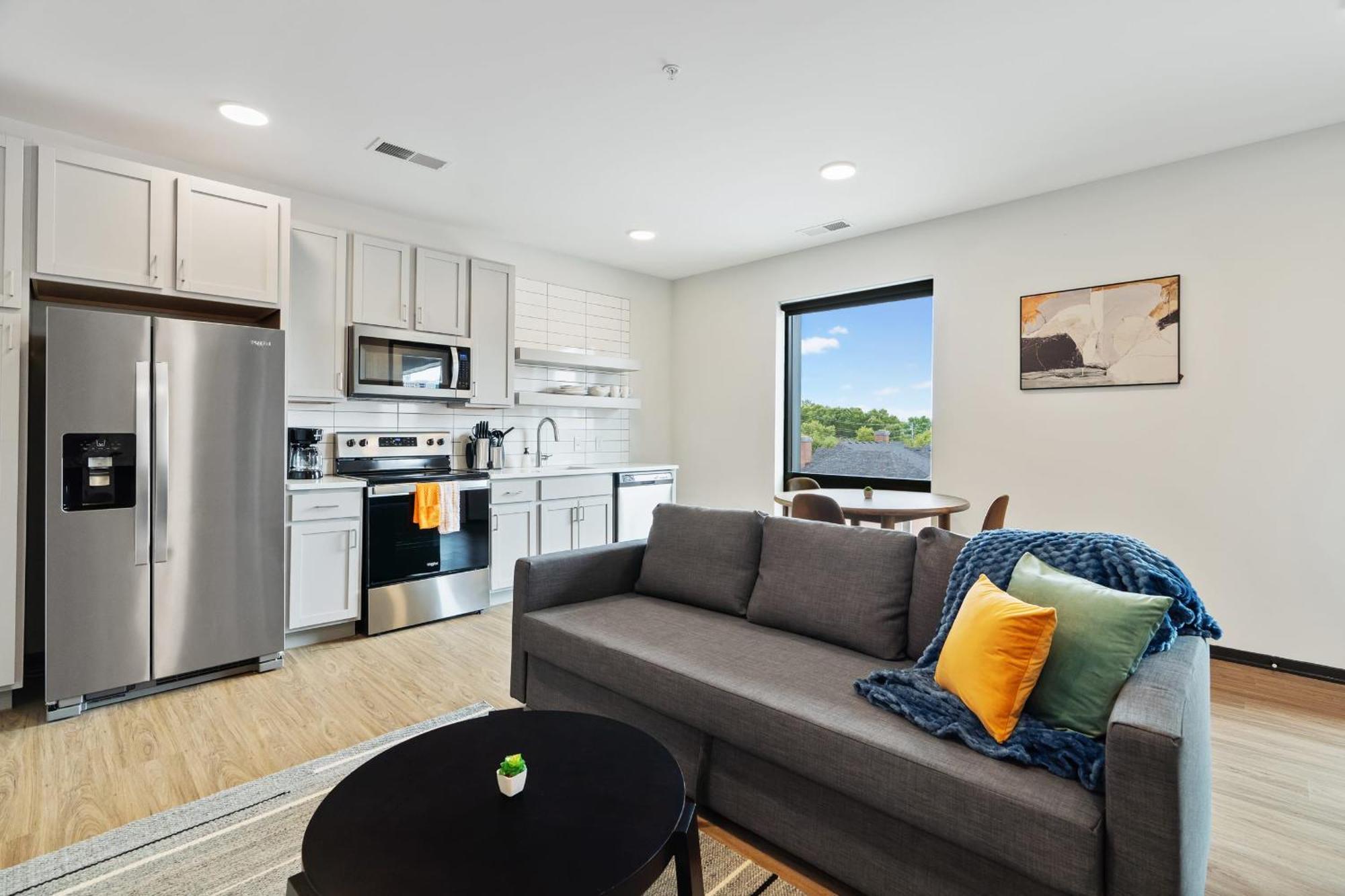 Cozysuites On Mass With Garage Parking #7 Indianapolis Bagian luar foto